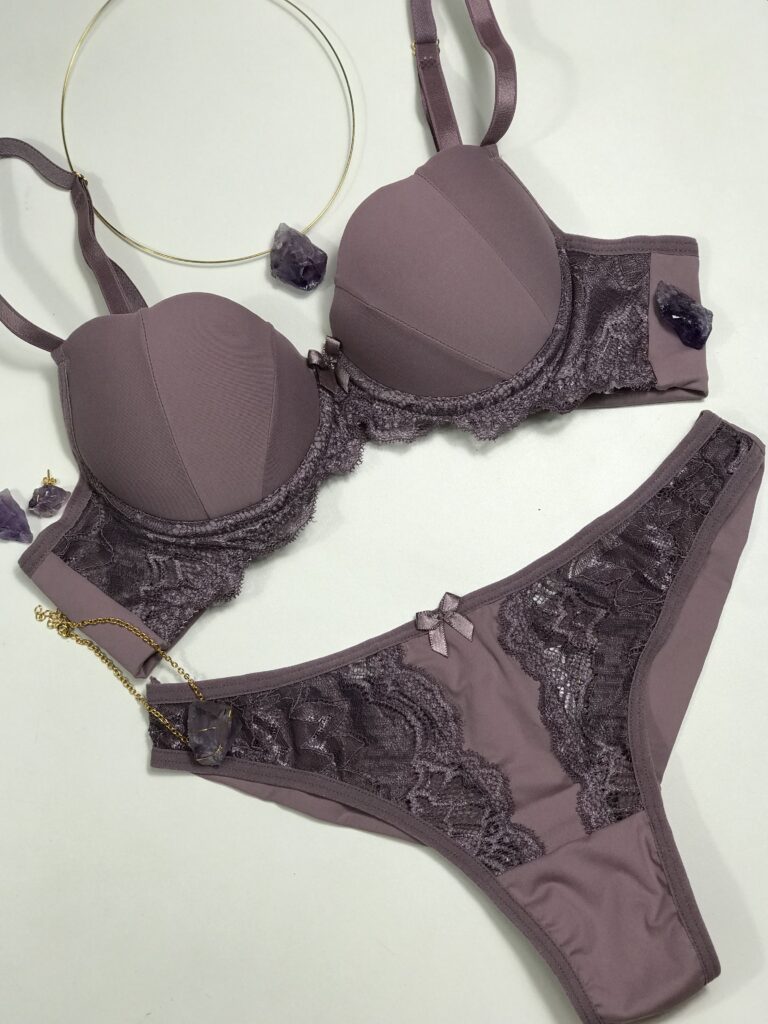 Linha de joias em coleção lingerie Ouseuse